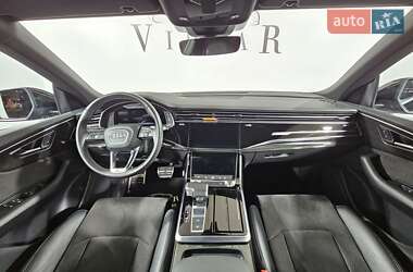Внедорожник / Кроссовер Audi Q8 2022 в 