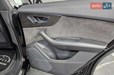 Внедорожник / Кроссовер Audi Q8 2022 в 