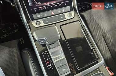 Внедорожник / Кроссовер Audi Q8 2022 в 