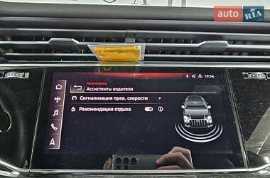 Внедорожник / Кроссовер Audi Q8 2022 в 