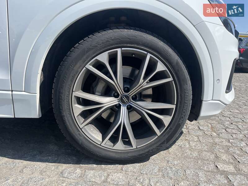 Внедорожник / Кроссовер Audi Q8 2022 в Днепре