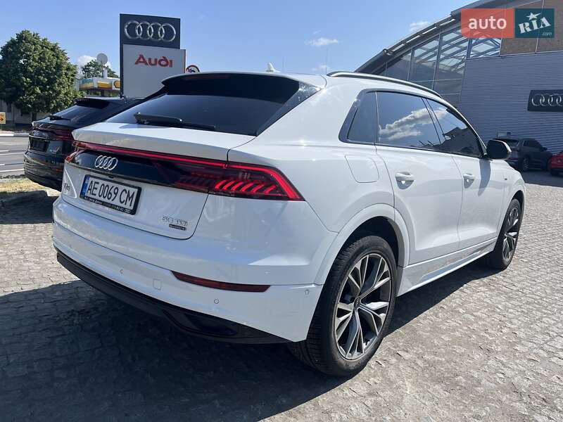 Внедорожник / Кроссовер Audi Q8 2022 в Днепре
