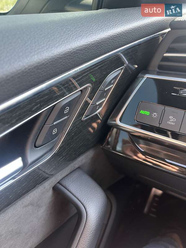 Внедорожник / Кроссовер Audi Q8 2022 в Днепре