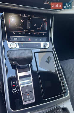 Позашляховик / Кросовер Audi Q8 2019 в 