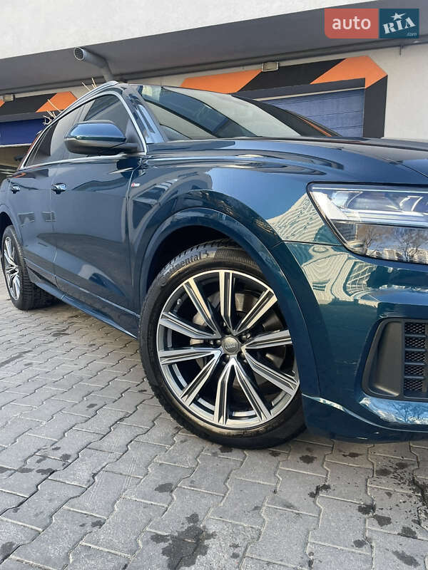 Позашляховик / Кросовер Audi Q8 2019 в Одесі