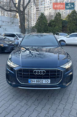 Позашляховик / Кросовер Audi Q8 2019 в 