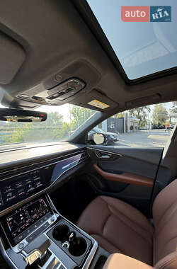 Внедорожник / Кроссовер Audi Q8 2020 в 
