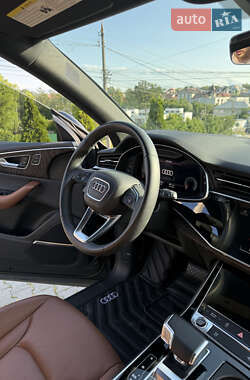 Внедорожник / Кроссовер Audi Q8 2020 в 