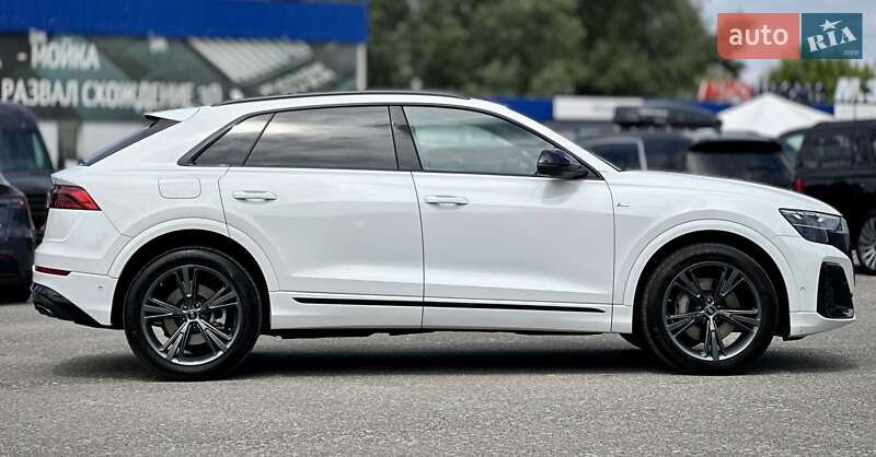 Позашляховик / Кросовер Audi Q8 2025 в Києві