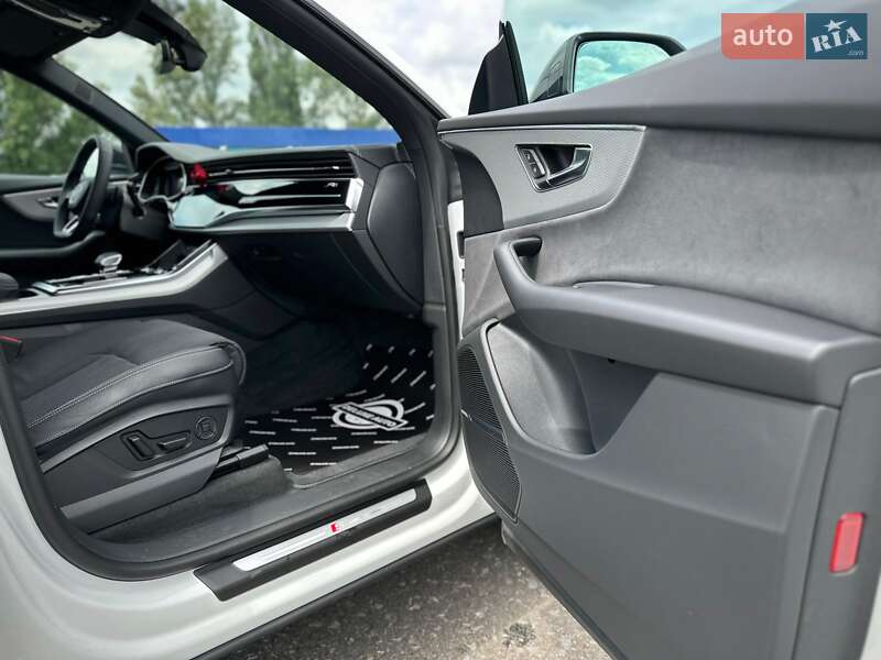 Позашляховик / Кросовер Audi Q8 2025 в Києві