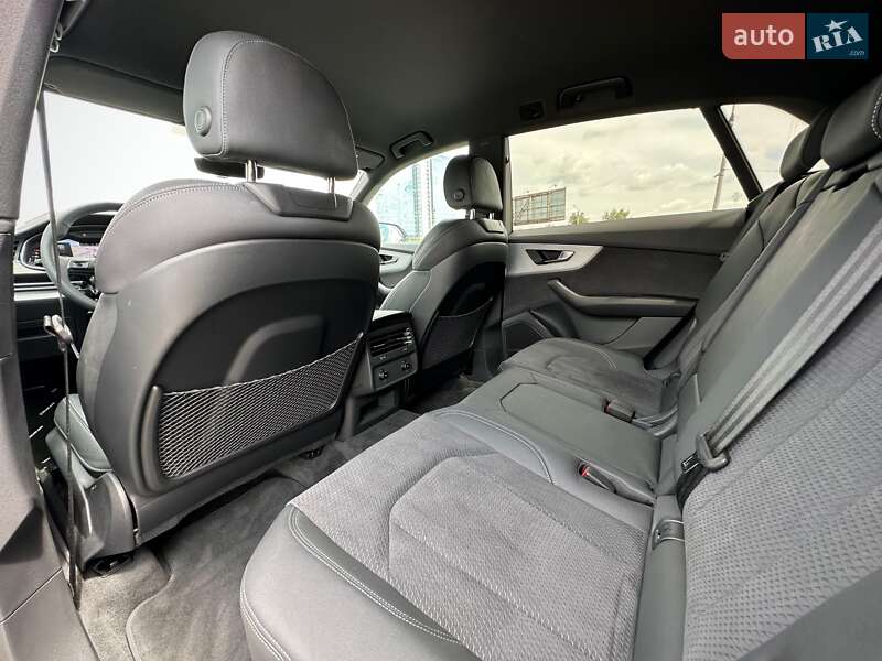 Позашляховик / Кросовер Audi Q8 2025 в Києві