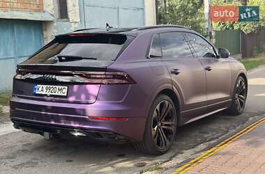 Внедорожник / Кроссовер Audi Q8 2021 в 