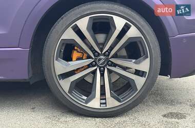 Внедорожник / Кроссовер Audi Q8 2021 в 