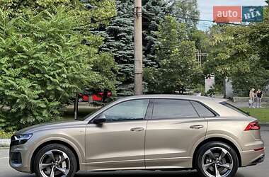 Внедорожник / Кроссовер Audi Q8 2018 в 