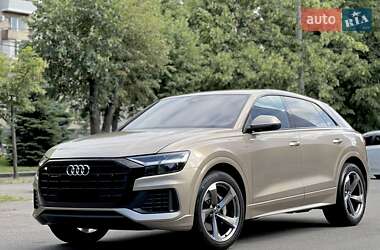 Внедорожник / Кроссовер Audi Q8 2018 в 