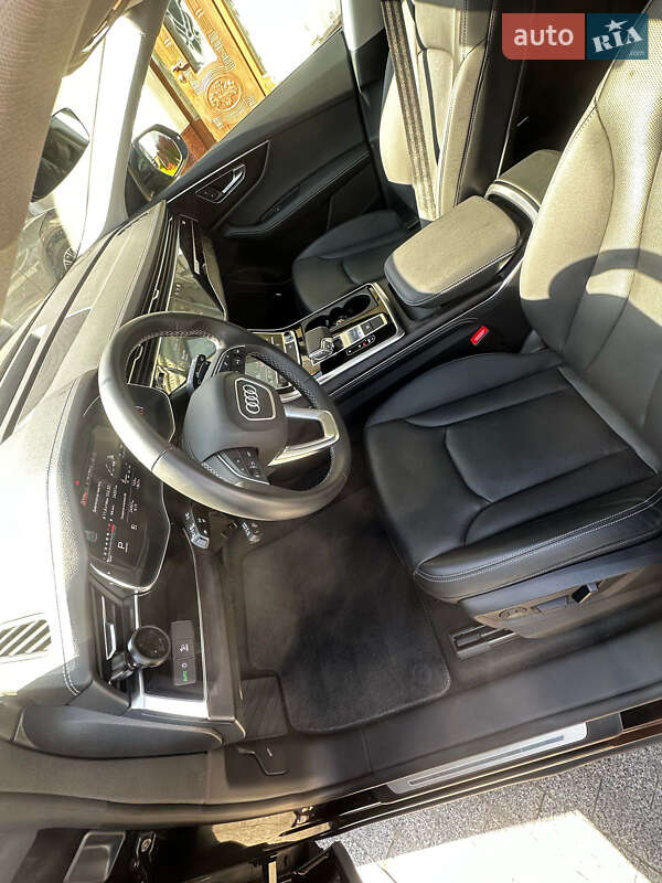 Внедорожник / Кроссовер Audi Q8 2023 в Черновцах