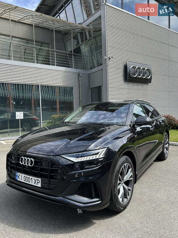 Внедорожник / Кроссовер Audi Q8 2018 в 