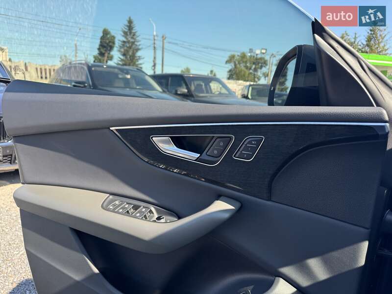 Внедорожник / Кроссовер Audi Q8 2018 в Тернополе