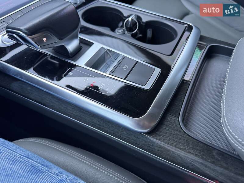 Внедорожник / Кроссовер Audi Q8 2018 в Тернополе