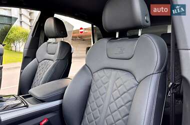 Внедорожник / Кроссовер Audi Q8 2025 в 