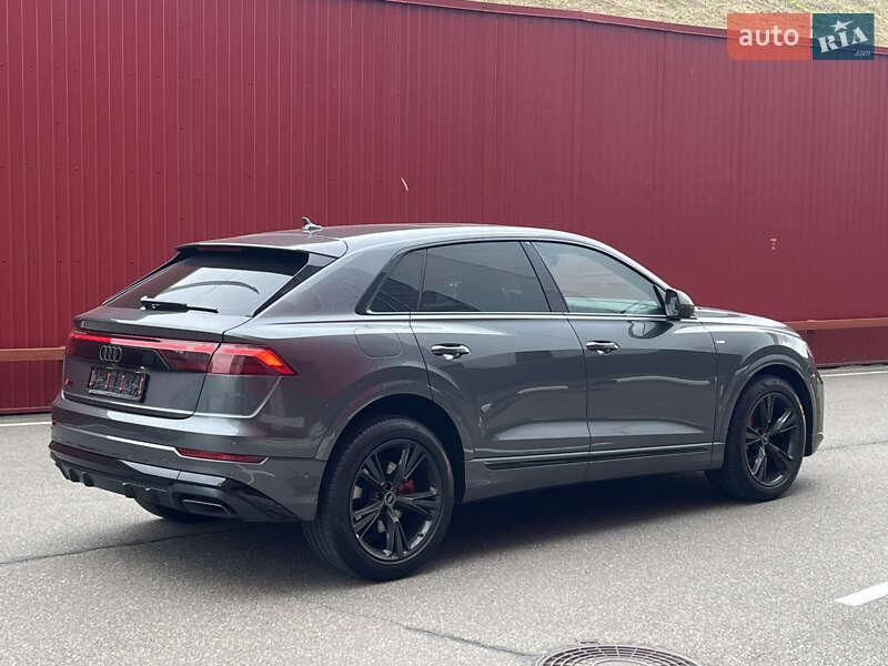 Внедорожник / Кроссовер Audi Q8 2024 в Киеве