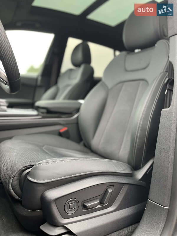 Внедорожник / Кроссовер Audi Q8 2024 в Киеве