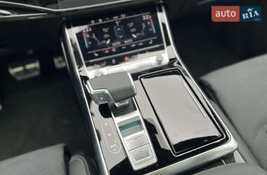 Внедорожник / Кроссовер Audi Q8 2024 в 