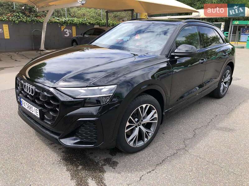 Внедорожник / Кроссовер Audi Q8 2024 в 