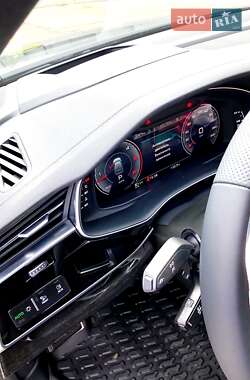 Внедорожник / Кроссовер Audi Q8 2024 в 