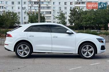 Внедорожник / Кроссовер Audi Q8 2023 в 