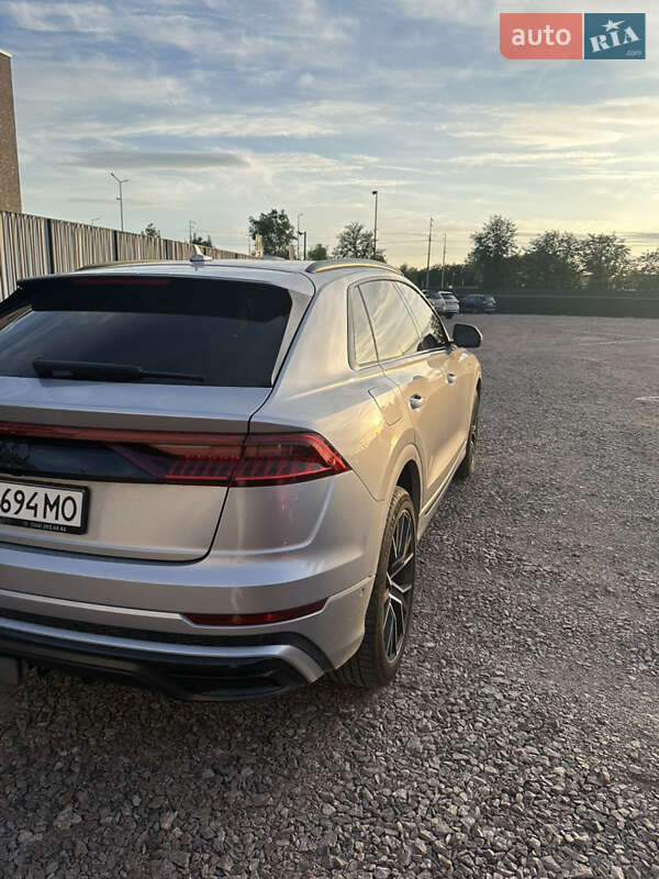 Внедорожник / Кроссовер Audi Q8 2019 в Киеве