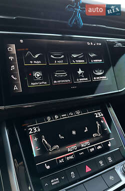 Внедорожник / Кроссовер Audi Q8 2021 в 