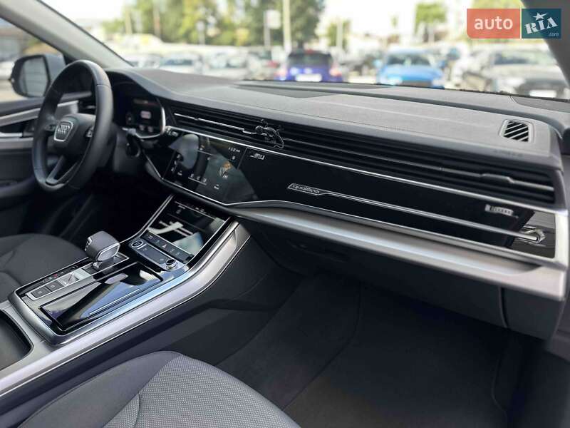 Внедорожник / Кроссовер Audi Q8 2023 в Днепре