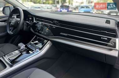 Внедорожник / Кроссовер Audi Q8 2023 в 