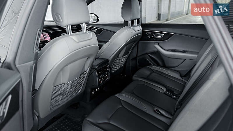 Внедорожник / Кроссовер Audi Q8 2019 в Ровно