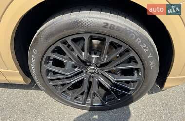 Внедорожник / Кроссовер Audi Q8 2024 в 