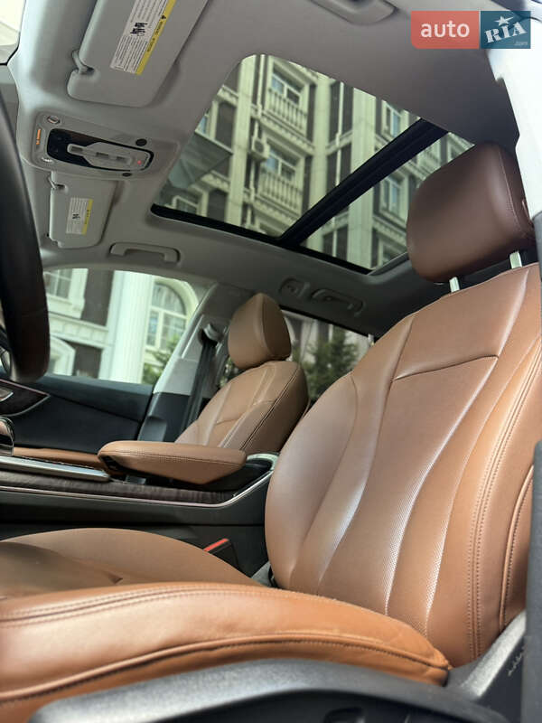 Позашляховик / Кросовер Audi Q8 2018 в Києві