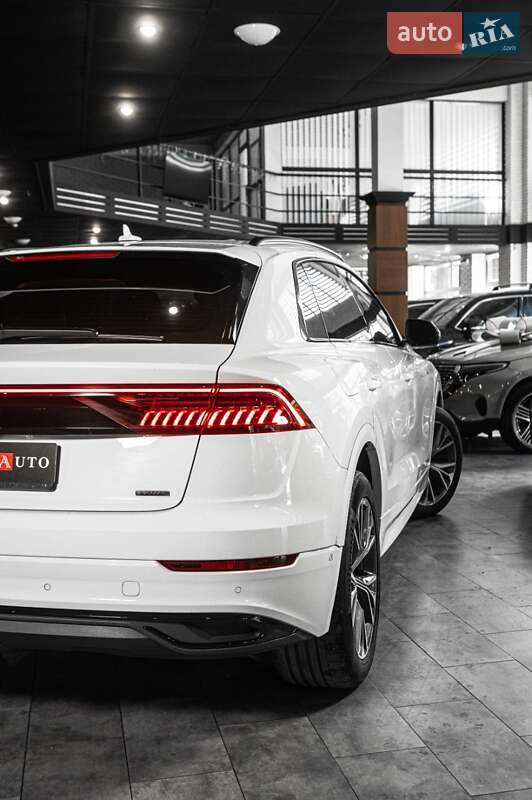 Внедорожник / Кроссовер Audi Q8 2023 в Ужгороде