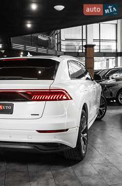 Внедорожник / Кроссовер Audi Q8 2023 в 