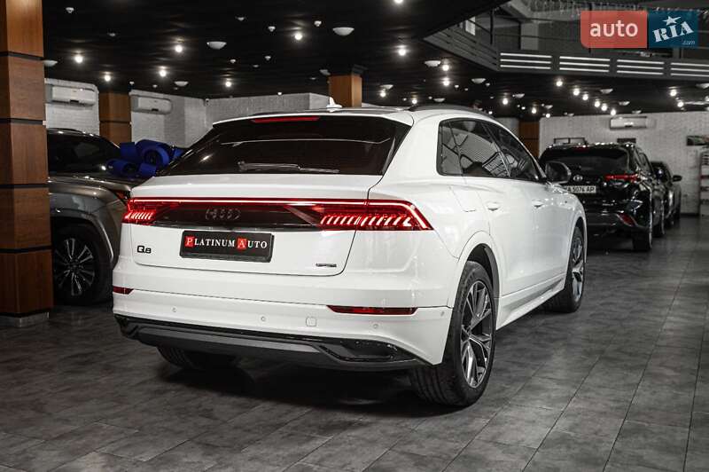 Внедорожник / Кроссовер Audi Q8 2023 в Ужгороде