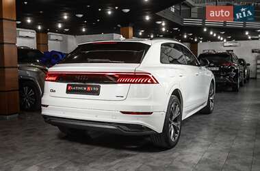 Внедорожник / Кроссовер Audi Q8 2023 в 