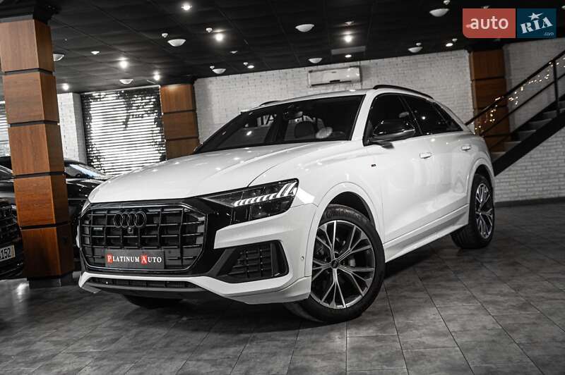 Внедорожник / Кроссовер Audi Q8 2023 в Ужгороде