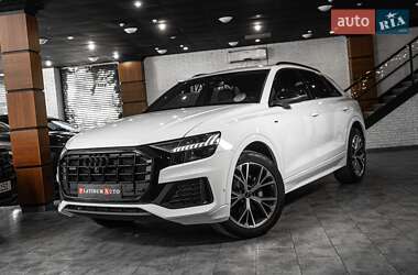 Внедорожник / Кроссовер Audi Q8 2023 в 