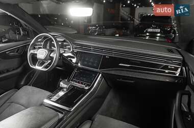 Внедорожник / Кроссовер Audi Q8 2023 в 