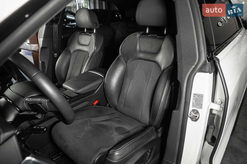 Внедорожник / Кроссовер Audi Q8 2023 в Ужгороде