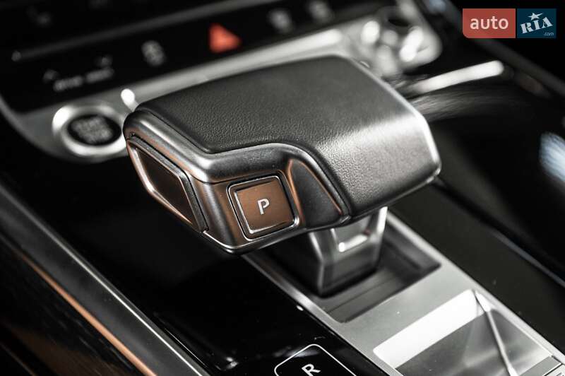 Внедорожник / Кроссовер Audi Q8 2023 в Ужгороде