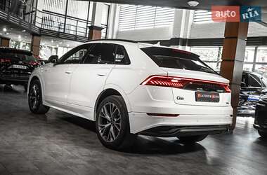 Внедорожник / Кроссовер Audi Q8 2023 в 