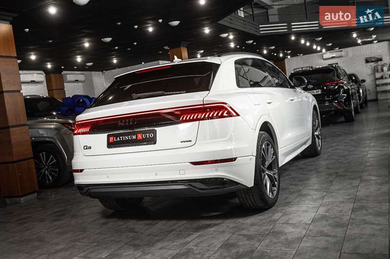 Внедорожник / Кроссовер Audi Q8 2023 в Ужгороде