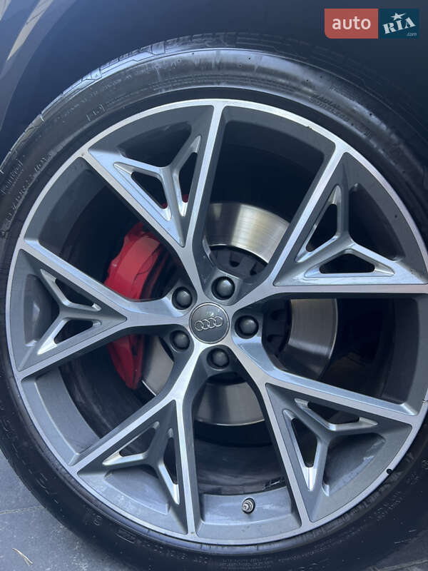 Внедорожник / Кроссовер Audi Q8 2019 в Львове