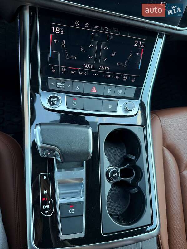 Внедорожник / Кроссовер Audi Q8 2022 в Харькове